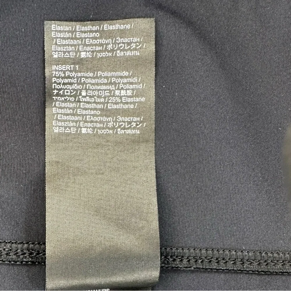 On Running Women Trail Tights Cropped Leggings M Black Pockets Knee Grippers - Picture 9 of 10